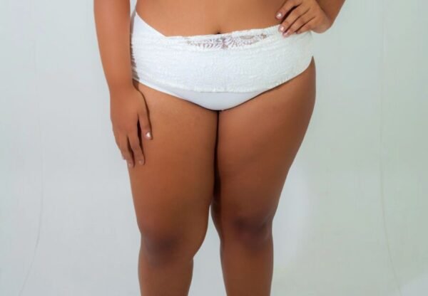 PARTE DE BAIXO TANGA COM RENDA OFF WITE PLUS SIZE